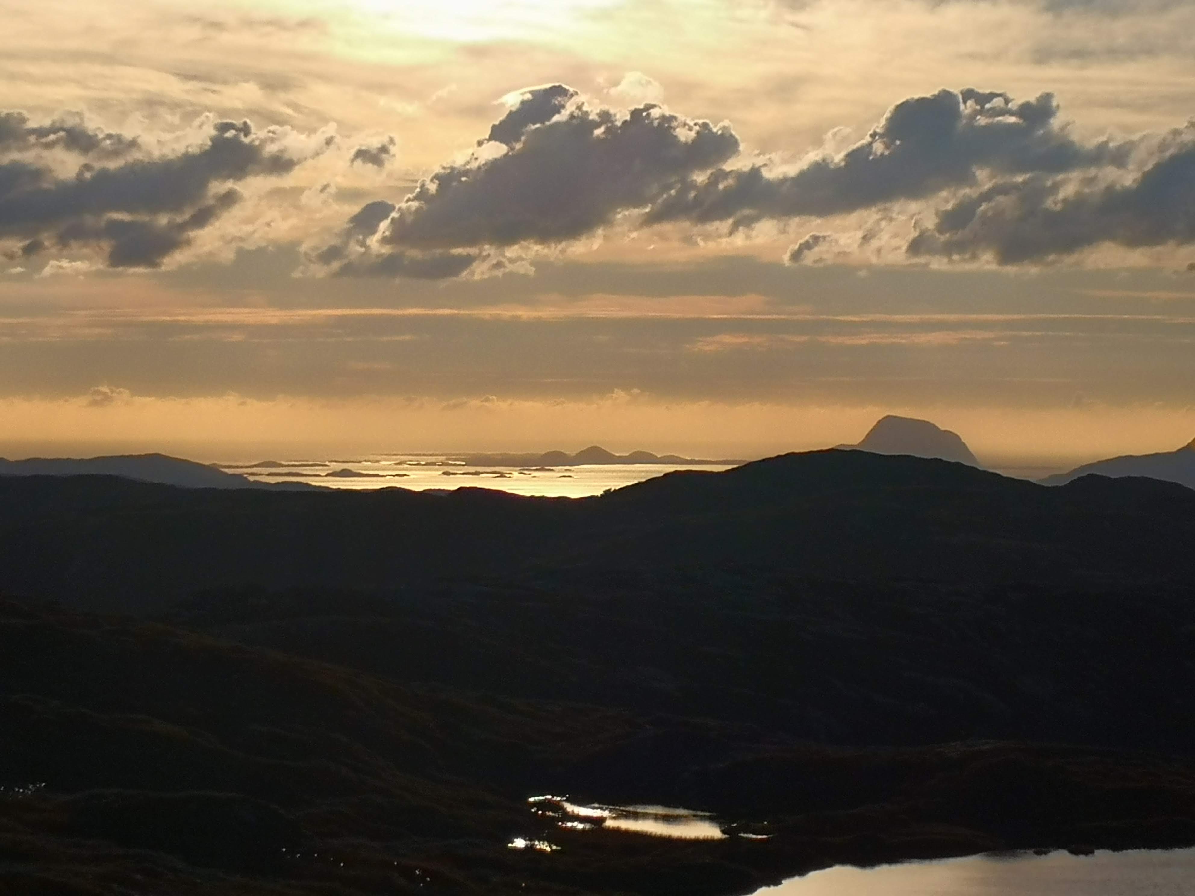 på fjellet mot havet